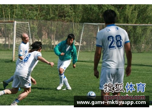mk体育闪耀绿茵场的足球明星范佩西风采与成就全解析